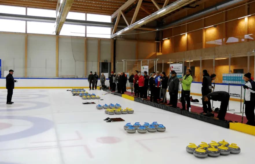 Curling : stratégie et cohésion sur la glace